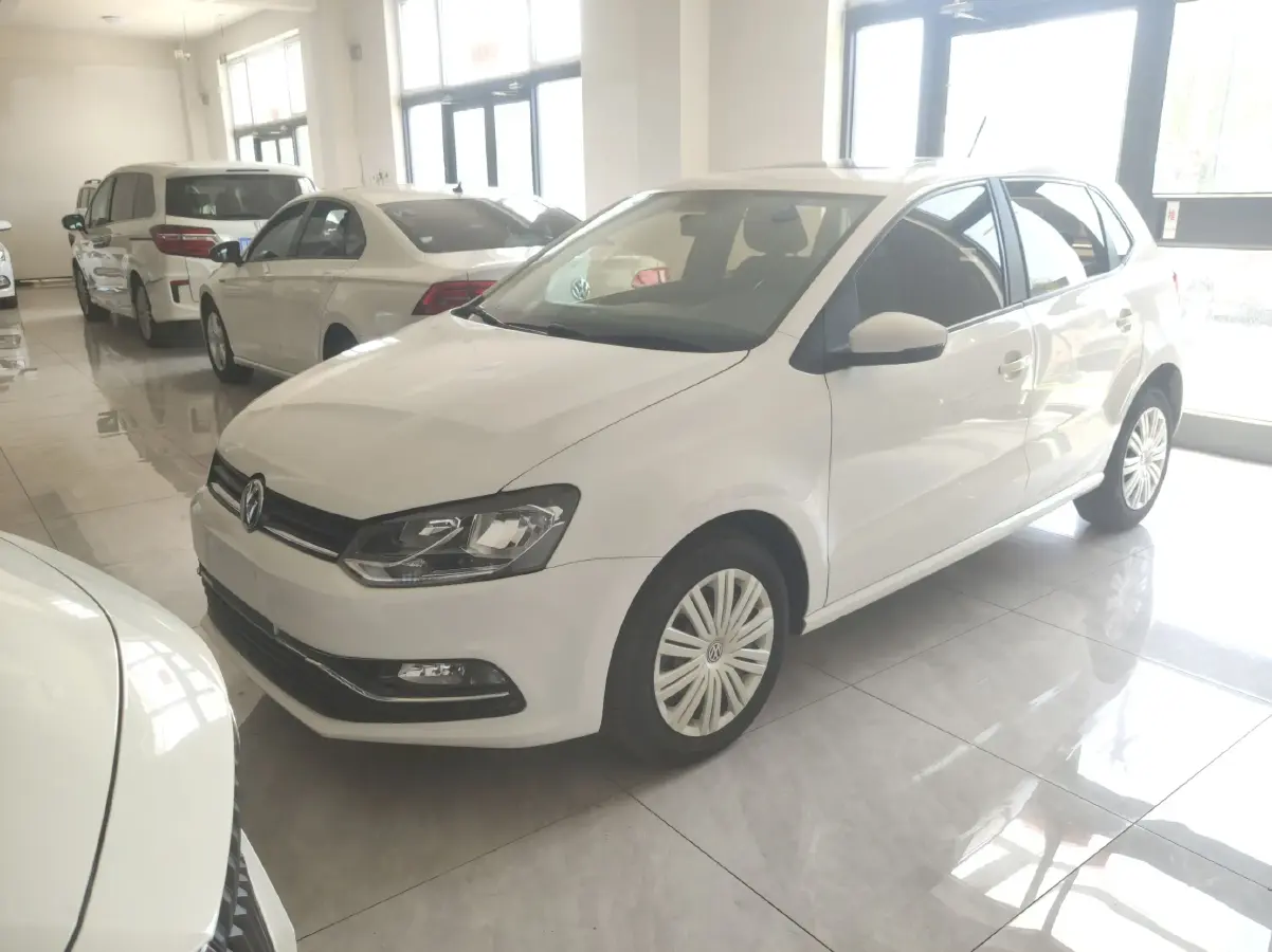 2016 Volkswagen Polo 1.6L 110HP L4 6AT