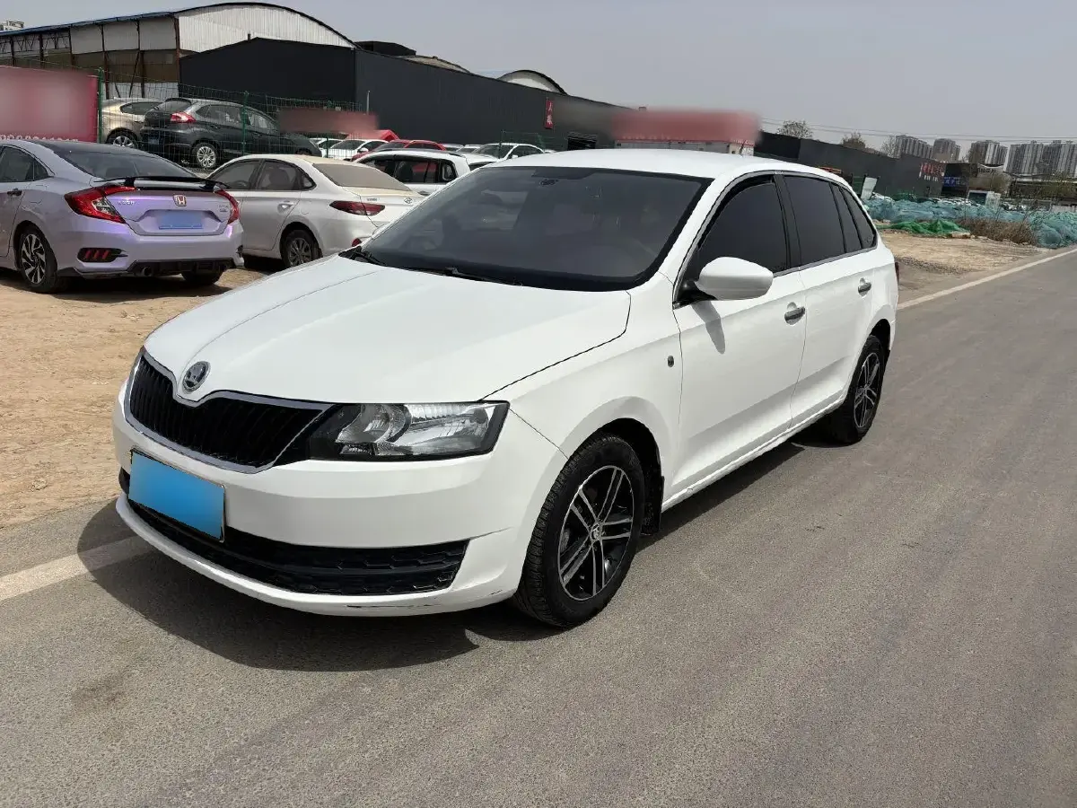 2014 Skoda Rapid Spaceback 1.6L 110HP L4 6AT