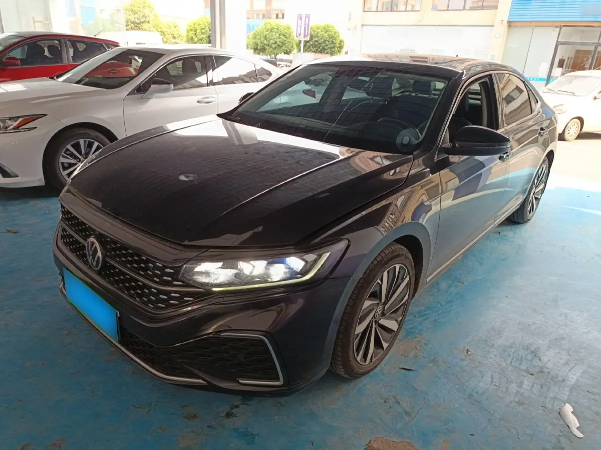 2022 Volkswagen Passat 2.0T 186HP L4 7DCT