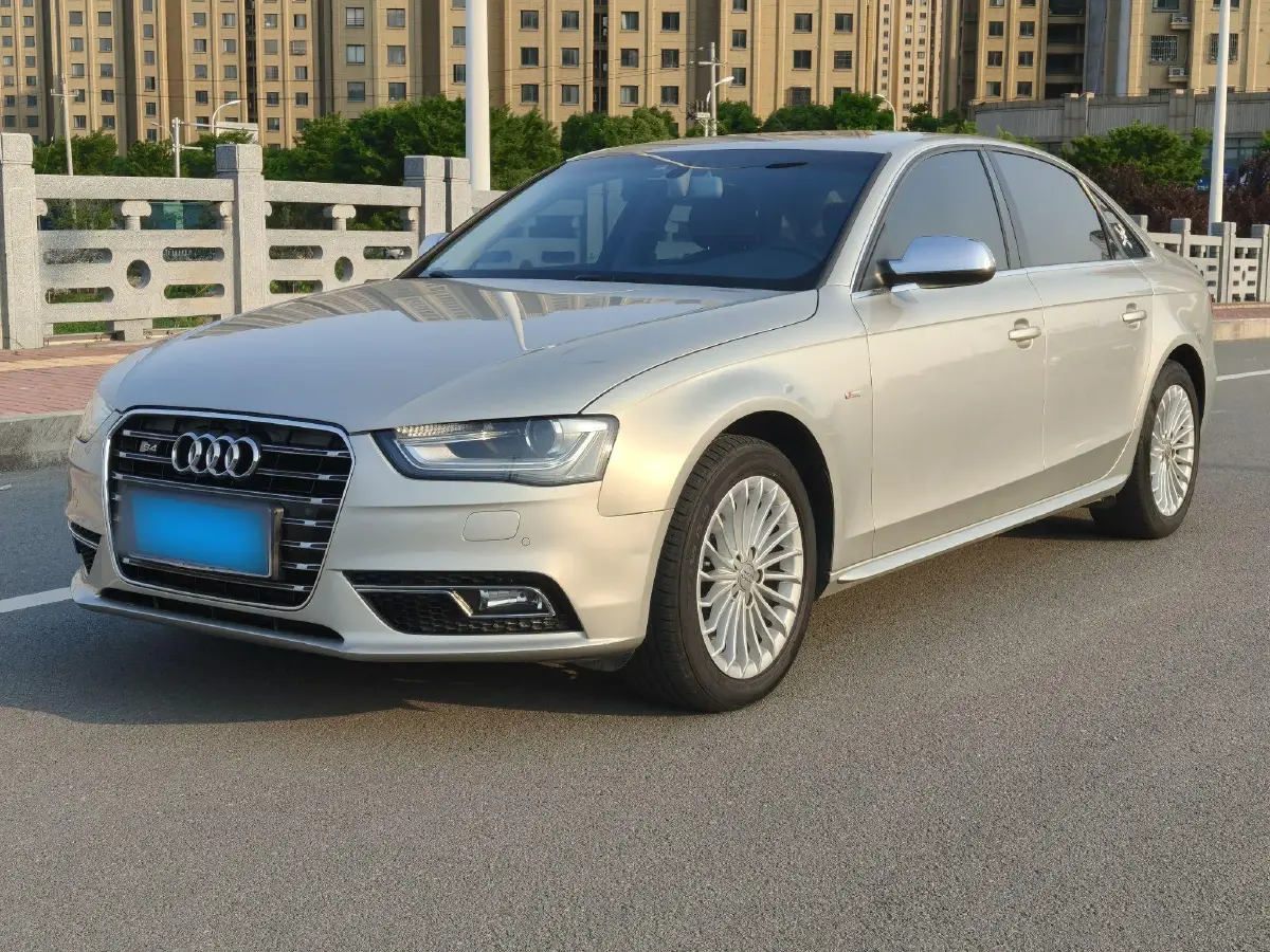 2015 Audi A4L 2.0T 180HP L4 CVT
