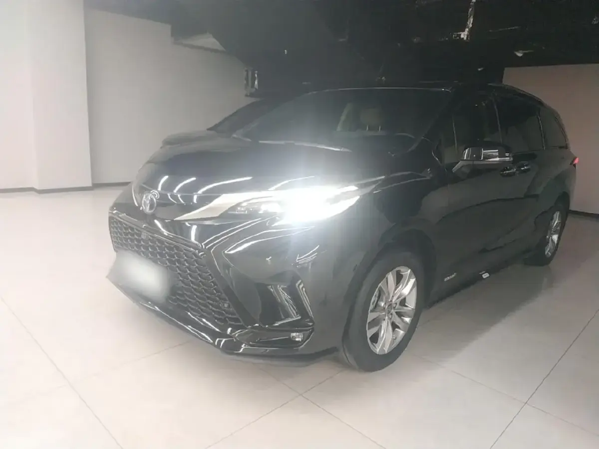 2021 Toyota Sienna 2.5L 192HP L4 E-CVT Hybrid