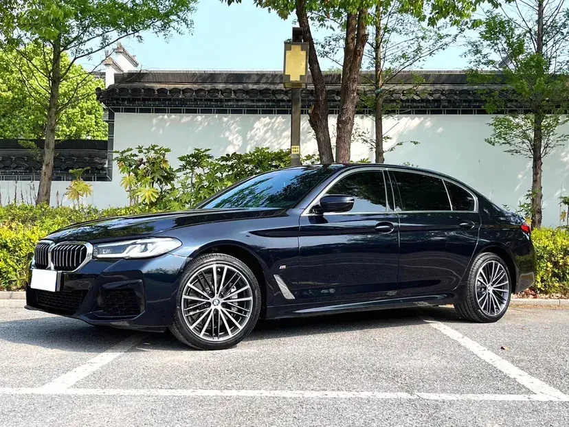 2023 BMW 5 Series 2.0T 245HP L4 8AT