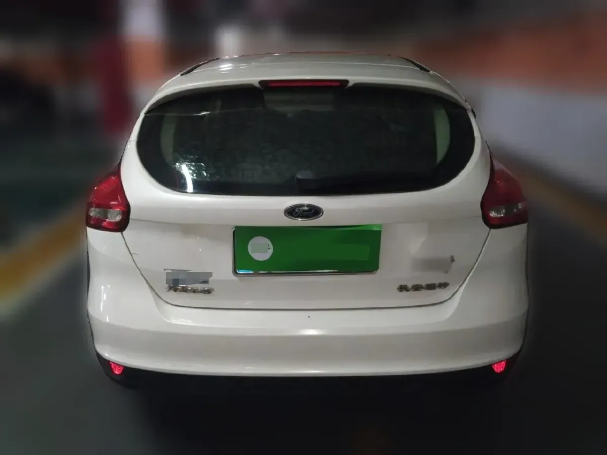 2015 Ford Focus 1.6L 125HP L4 6DCT,autocango,china used car exporter,china ev exporter,chinese used car exporter,chinese used ev exporter