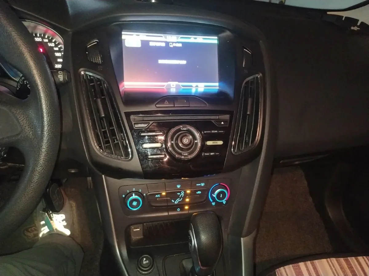 2015 Ford Focus 1.6L 125HP L4 6DCT,autocango,china used car exporter,china ev exporter,chinese used car exporter,chinese used ev exporter