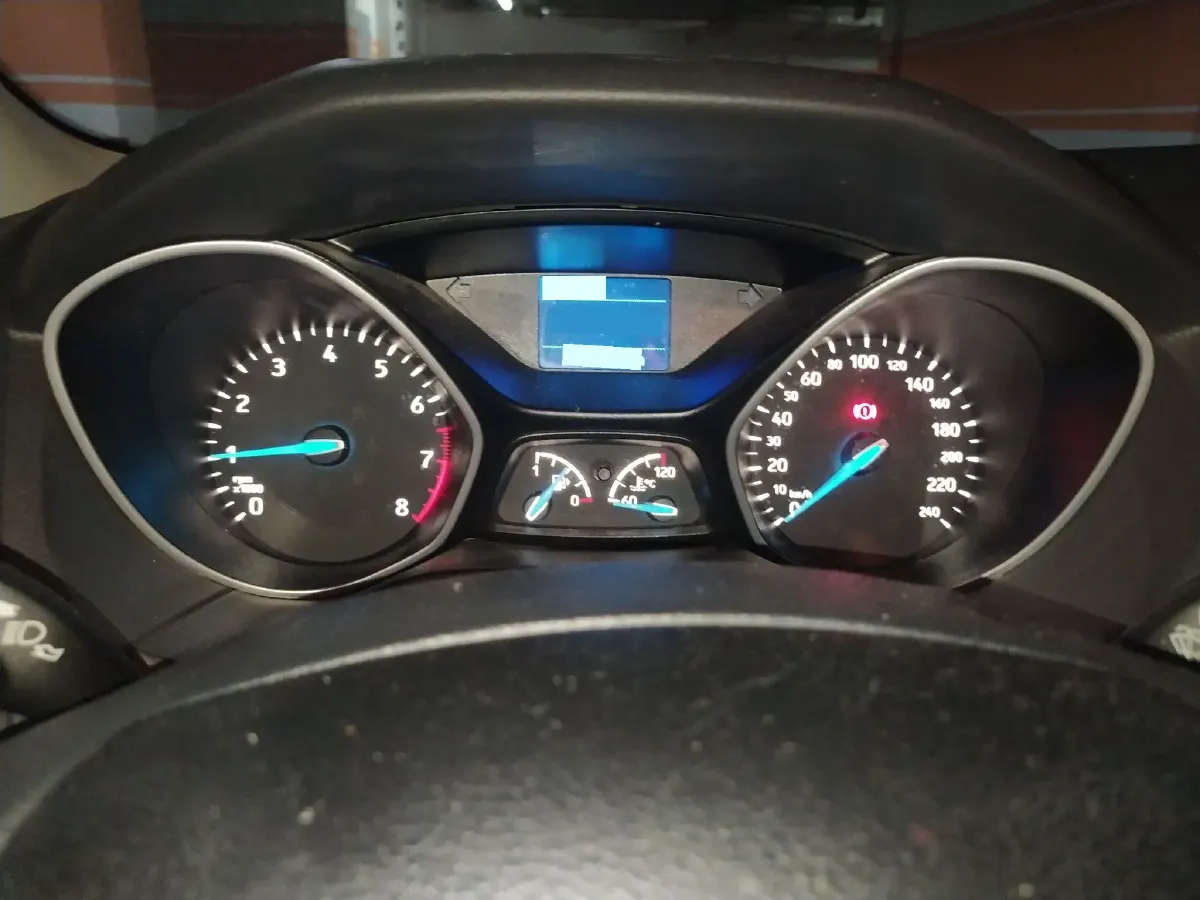 2015 Ford Focus 1.6L 125HP L4 6DCT,autocango,china used car exporter,china ev exporter,chinese used car exporter,chinese used ev exporter