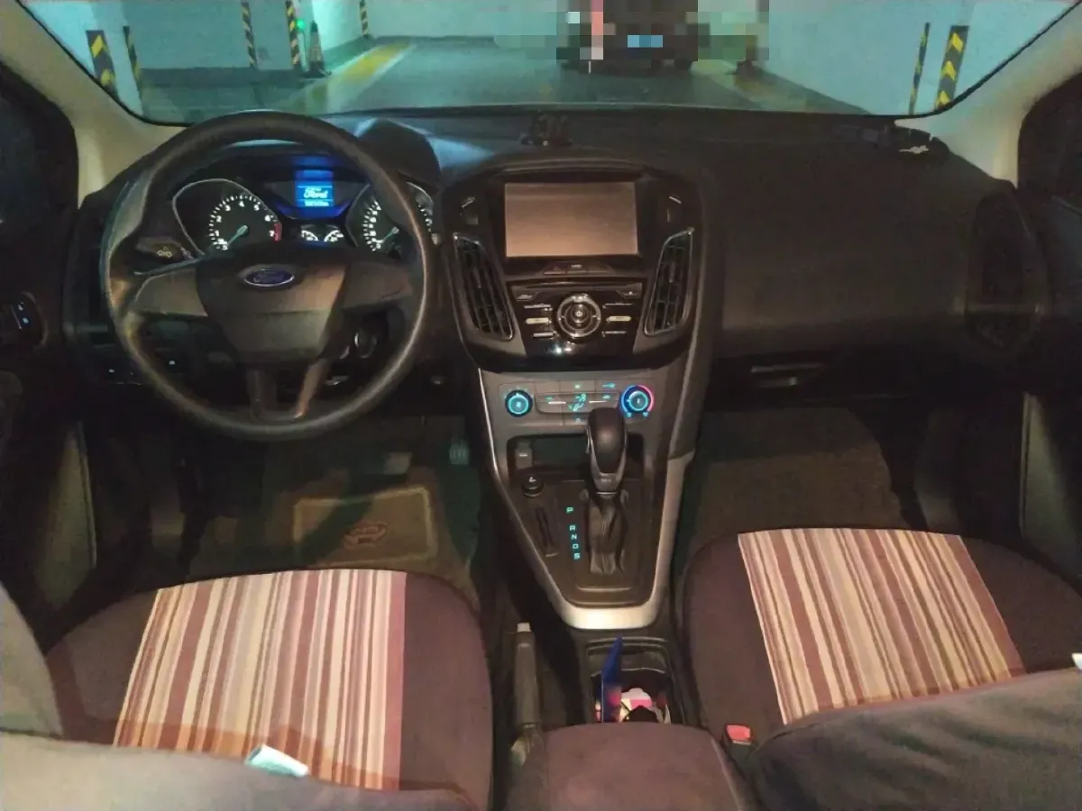 2015 Ford Focus 1.6L 125HP L4 6DCT,autocango,china used car exporter,china ev exporter,chinese used car exporter,chinese used ev exporter
