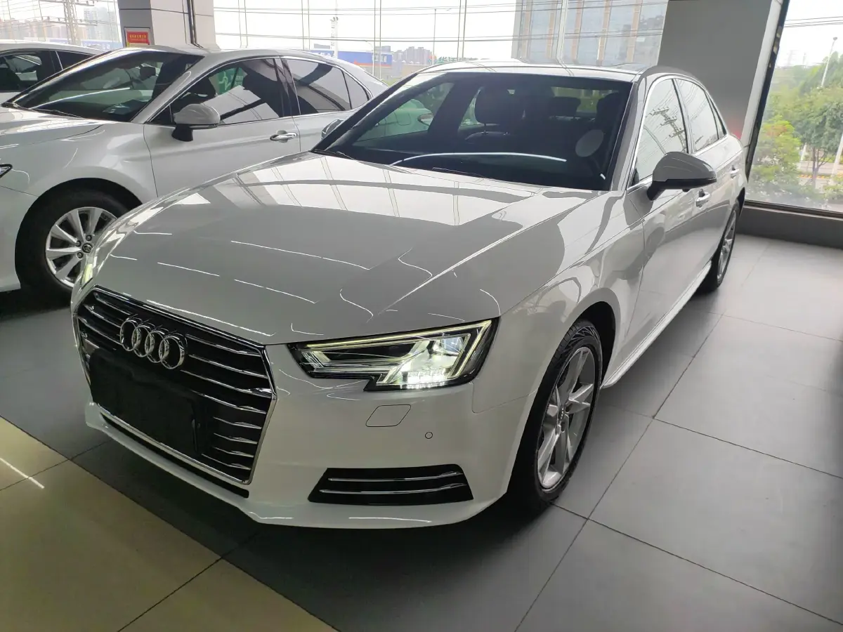2018 Audi A4L 2.0T 190HP L4 7DCT