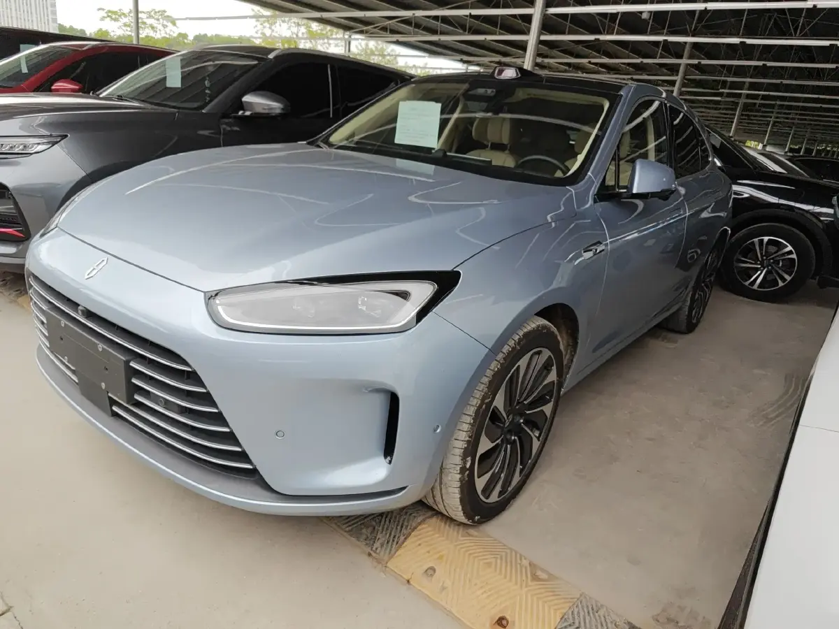 2023 HIMA AITO M5 1.5T 152HP L4 REEV 40KWH 2023 HIMA AITO M5 1.5T 152HP L4 REEV 40KWH