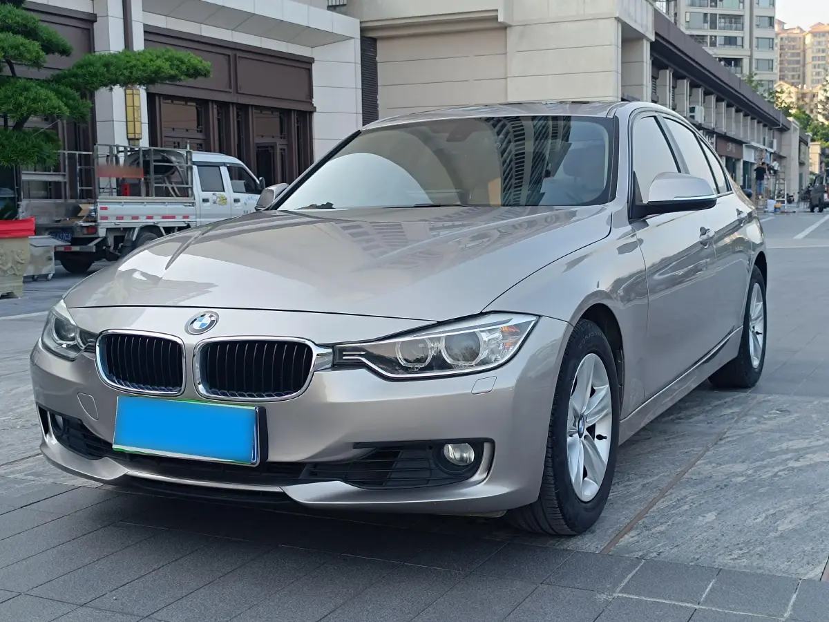 2014 BMW 3 Series 2.0T 184HP L4 8AT