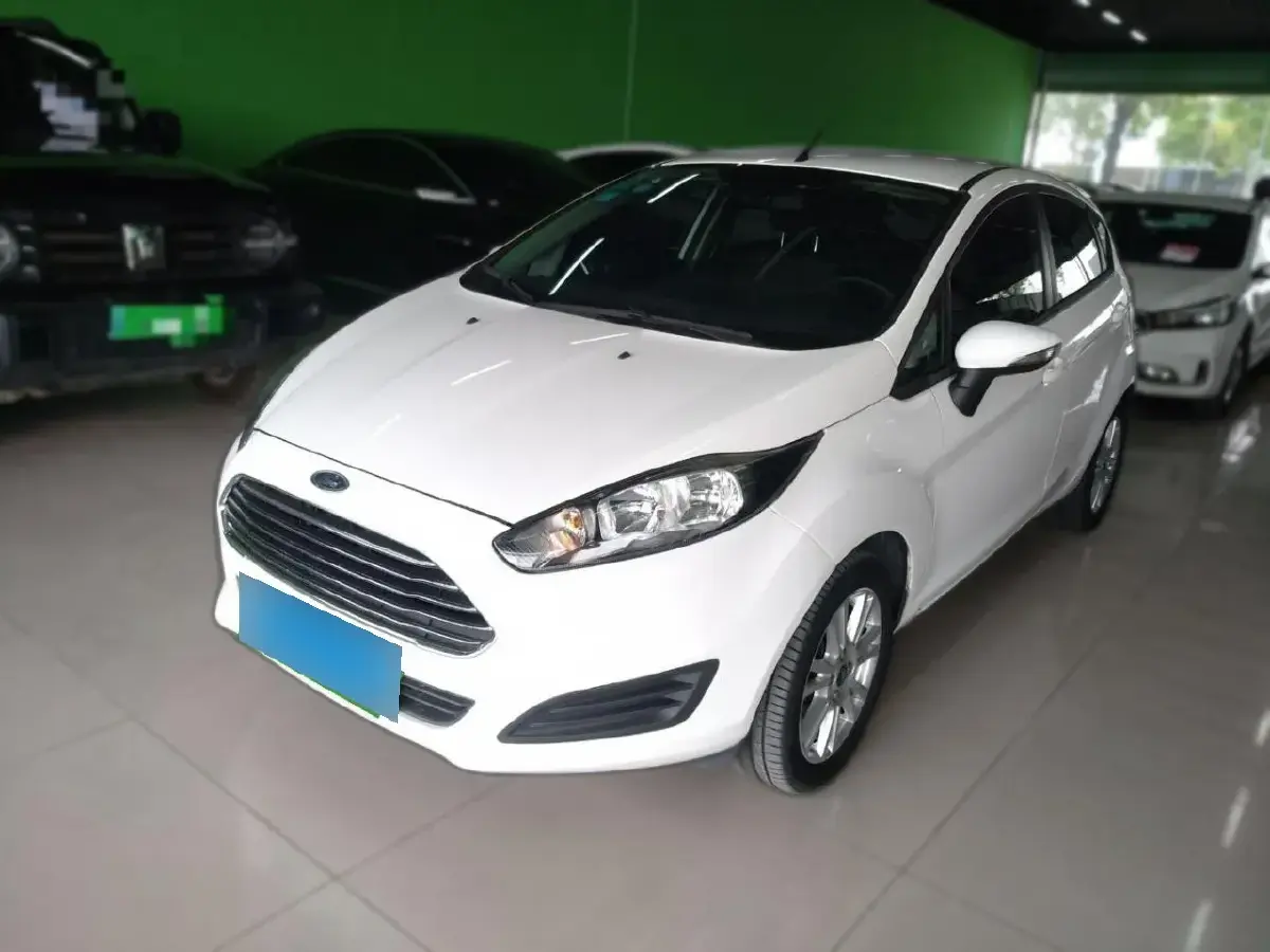 2013 Ford Fiesta 1.5L 110HP L4 5MT