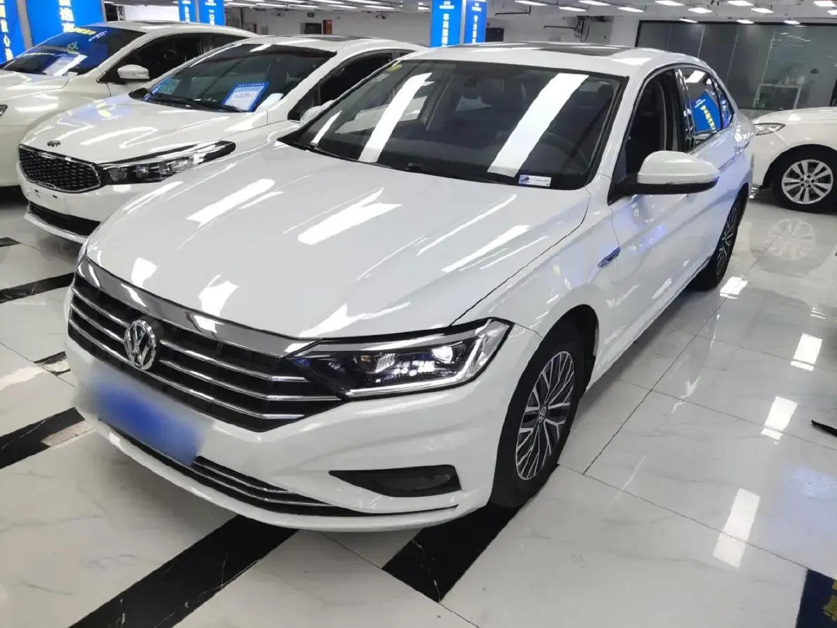 2021 Volkswagen Sagitar 1.2T 116HP L4 7DCT