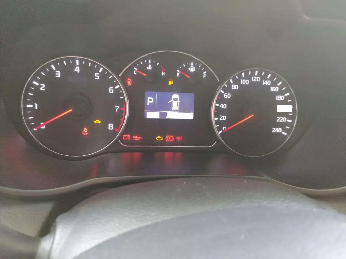 2013 Kia Carens 2.0L 152HP L4 6AT,autocango,china used car exporter,china ev exporter,chinese used car exporter,chinese used ev exporter