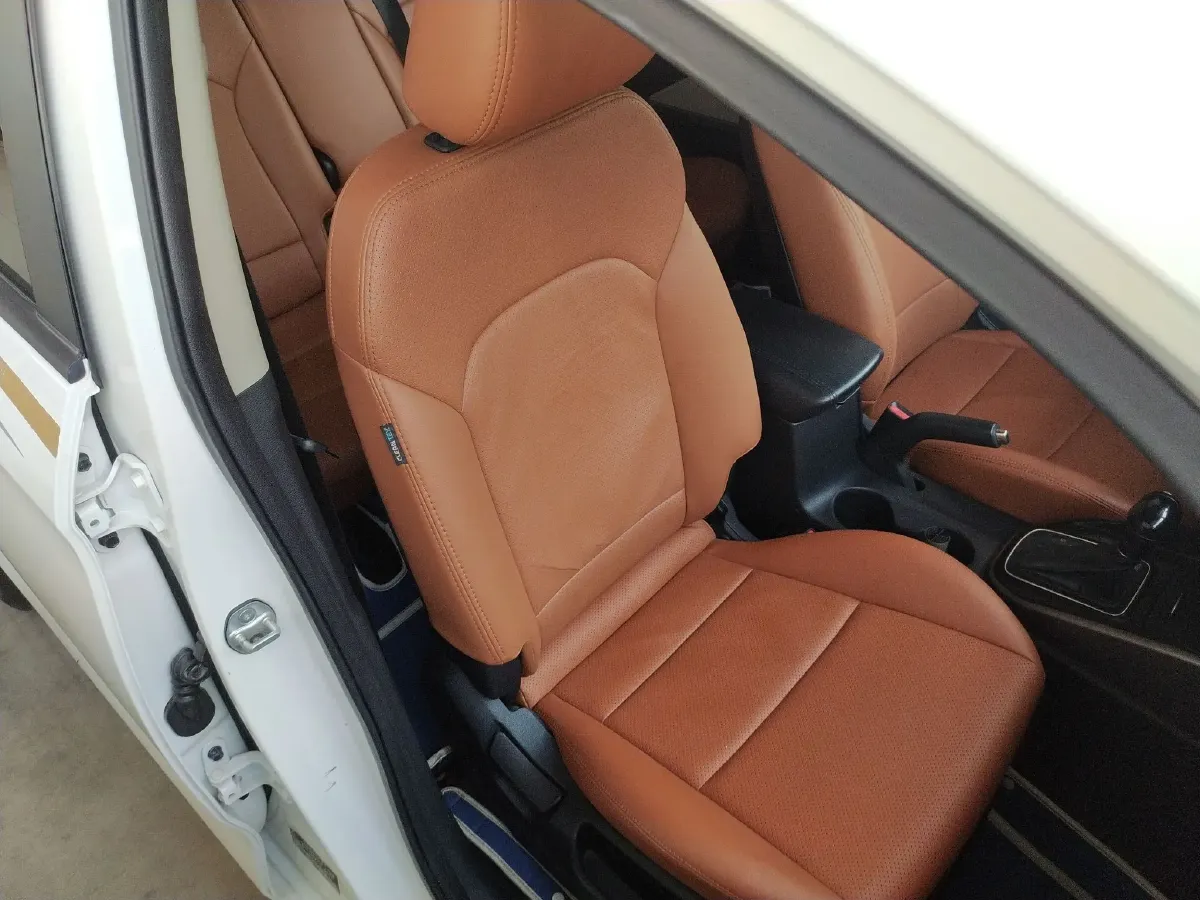 2013 Kia Carens 2.0L 152HP L4 6AT,autocango,china used car exporter,china ev exporter,chinese used car exporter,chinese used ev exporter