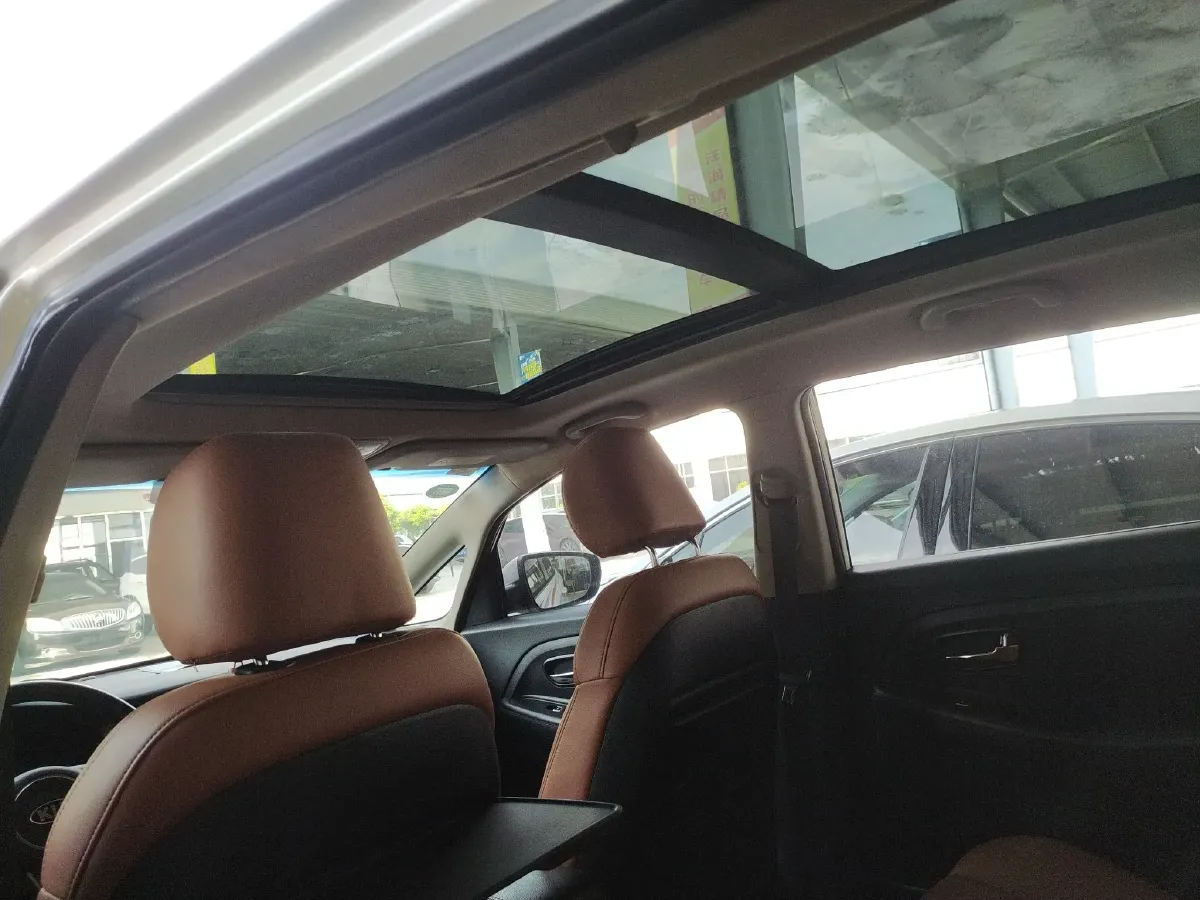 2013 Kia Carens 2.0L 152HP L4 6AT,autocango,china used car exporter,china ev exporter,chinese used car exporter,chinese used ev exporter