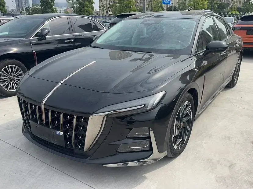 2023 HongQi H6 2.0T 252HP L4 8AT