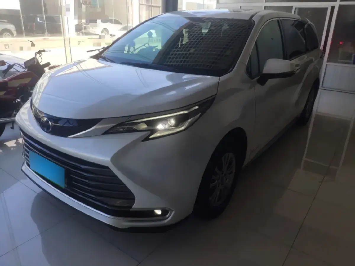 2021 Toyota Sienna 2.5L 192HP L4 E-CVT Hybrid