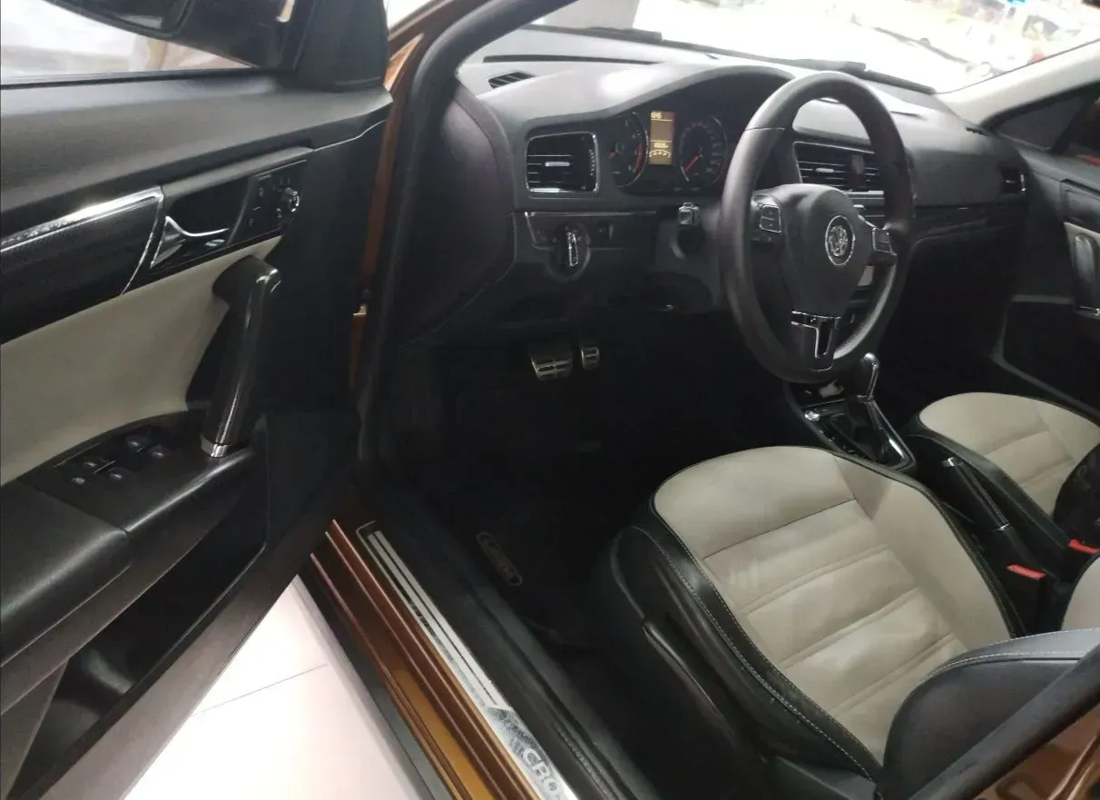 2014 Volkswagen Cross Lavida 1.4T 131HP L4 7DCT,autocango,china used car exporter,china ev exporter,chinese used car exporter,chinese used ev exporter