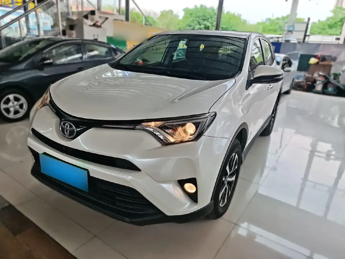 2016 Toyota RAV4 2.0L 151HP L4 CVT