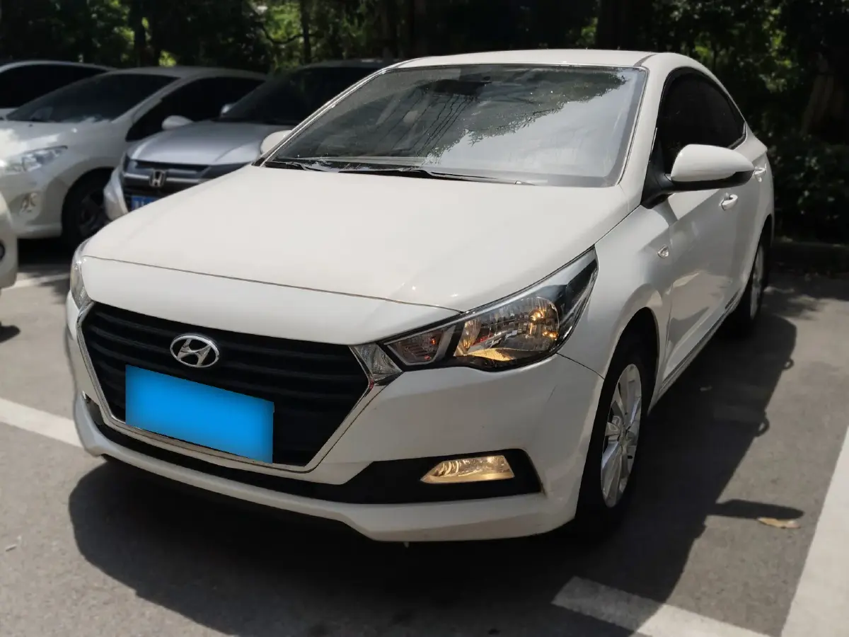 2016 Hyundai Verna 1.4L 100HP L4 6AT
