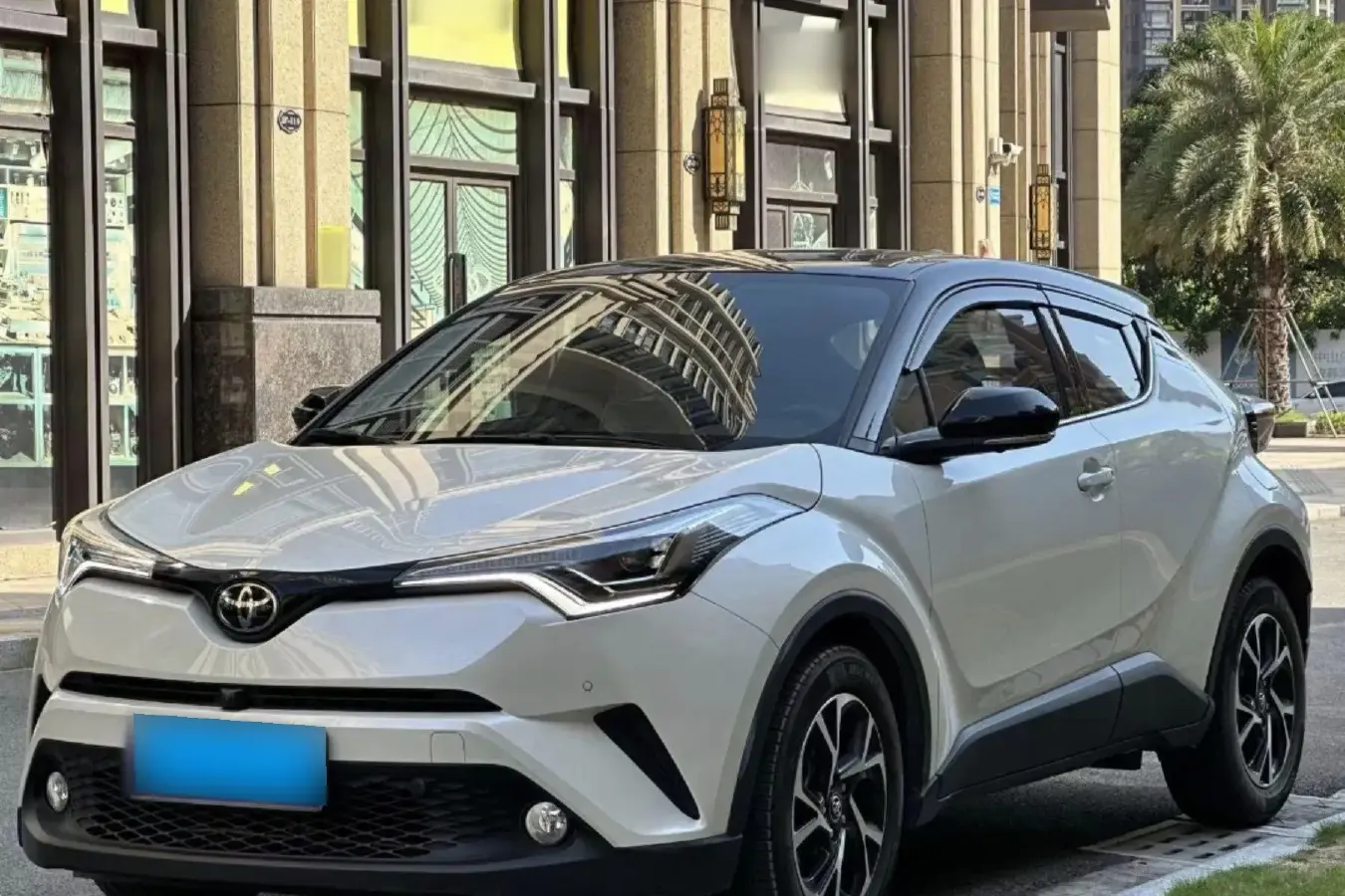 2020 Toyota C-HR 2.0L 171HP L4 CVT