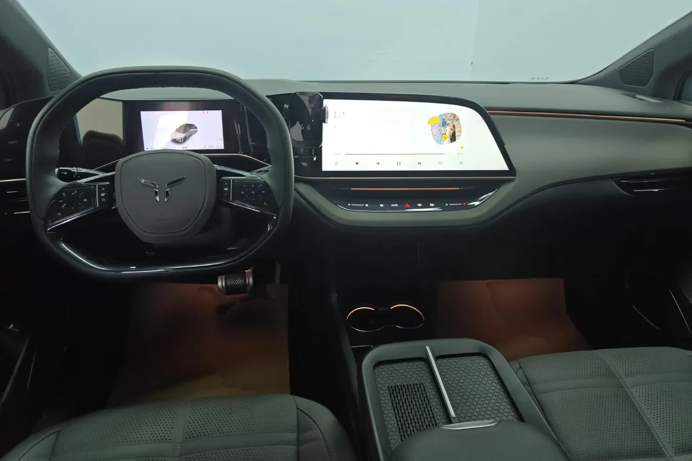 2024 HongQi EH7 BEV 75KWH,autocango,china used car exporter,china ev exporter,chinese used car exporter,chinese used ev exporter