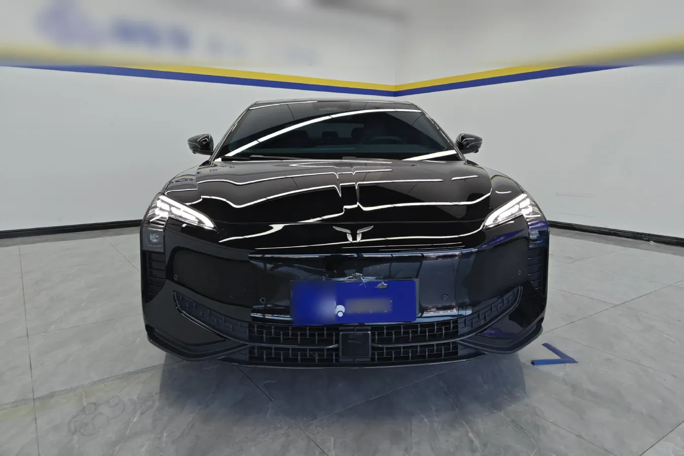 2024 HongQi EH7 BEV 75KWH,autocango,china used car exporter,china ev exporter,chinese used car exporter,chinese used ev exporter