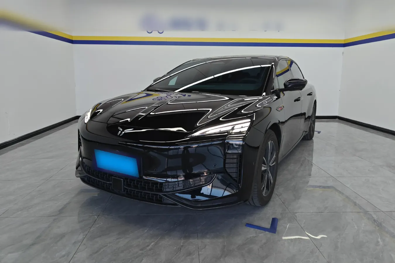 2024 HongQi EH7 BEV 75KWH,autocango,china used car exporter,china ev exporter,chinese used car exporter,chinese used ev exporter