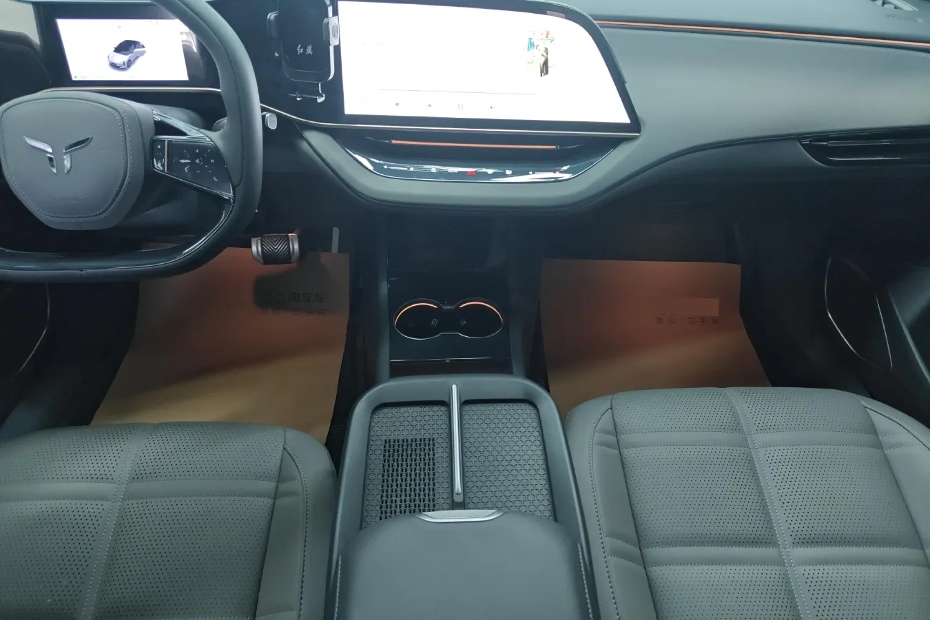 2024 HongQi EH7 BEV 75KWH,autocango,china used car exporter,china ev exporter,chinese used car exporter,chinese used ev exporter