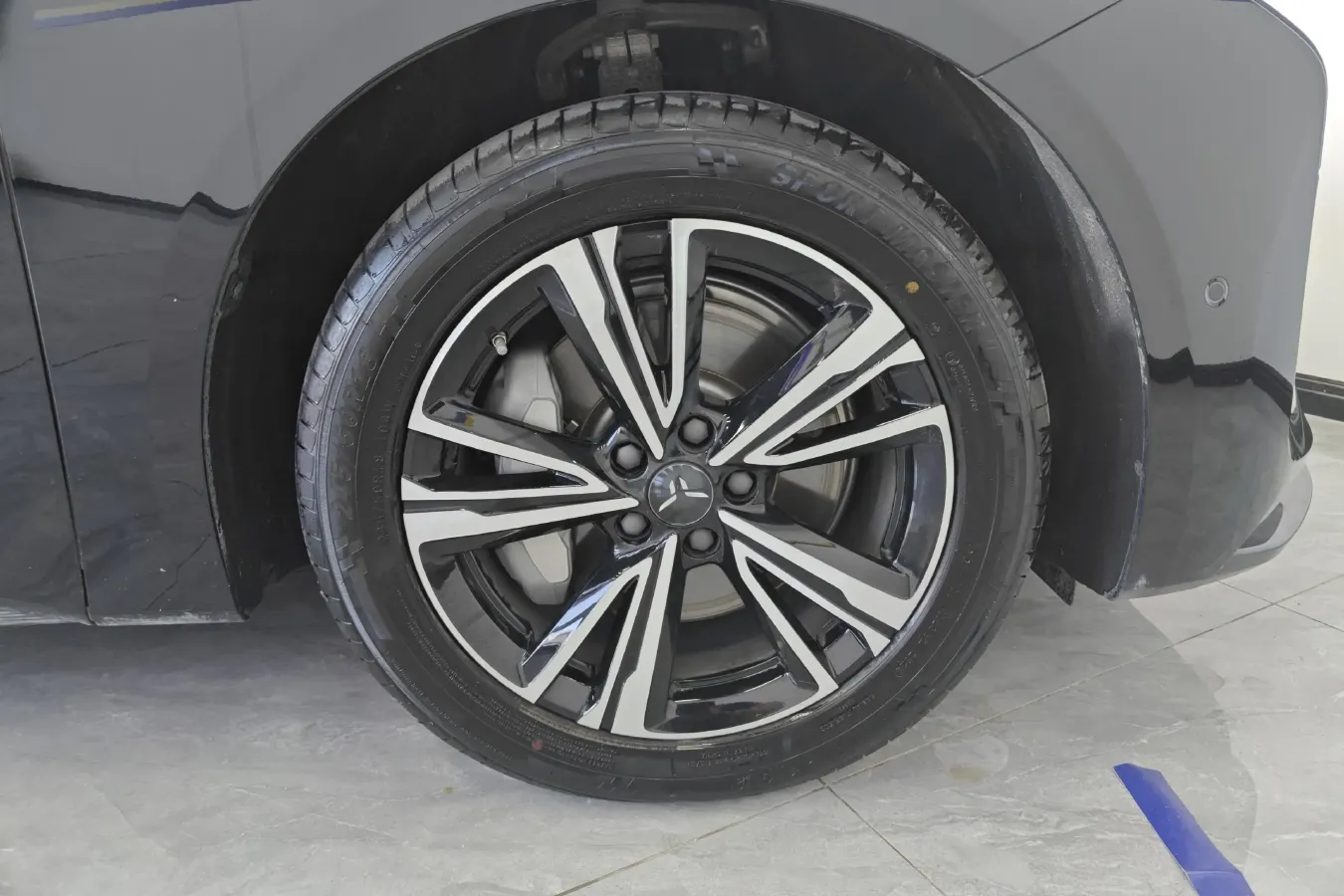 2024 HongQi EH7 BEV 75KWH,autocango,china used car exporter,china ev exporter,chinese used car exporter,chinese used ev exporter