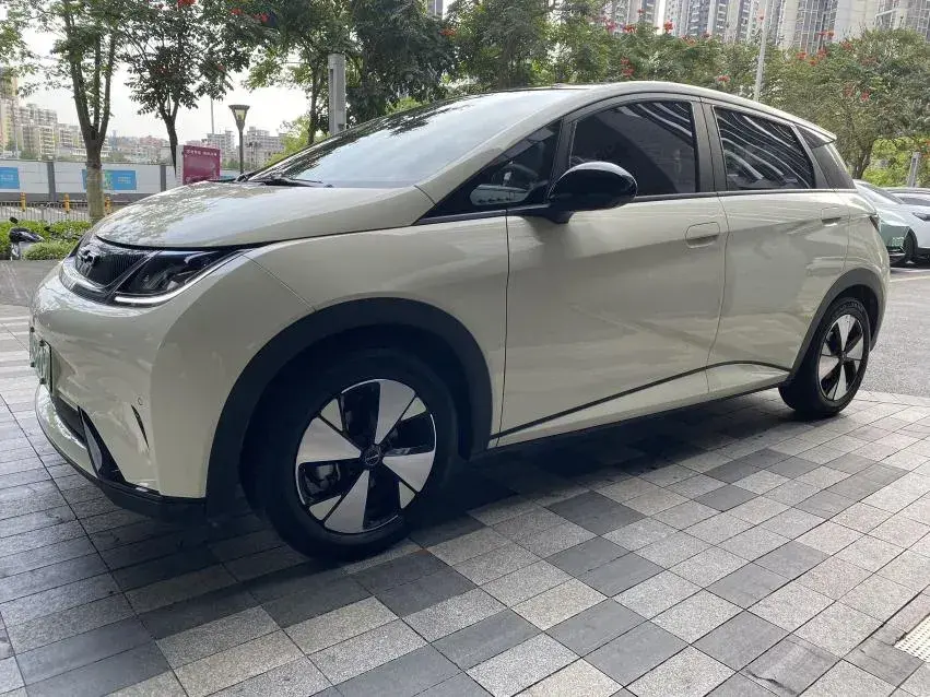 2023 BYD Dolphin BEV 44.928KWH