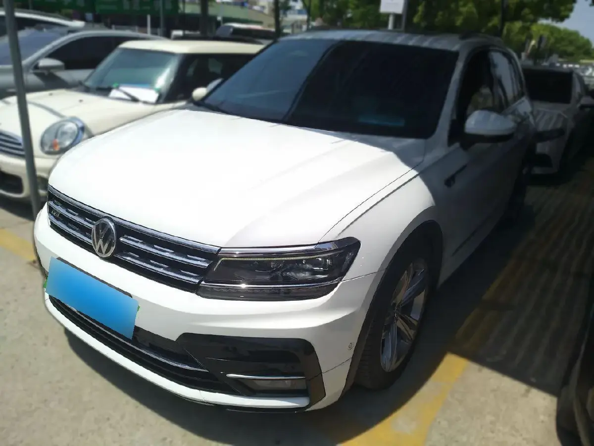 2018 Volkswagen Tiguan 2.0T 220HP L4 7DCT