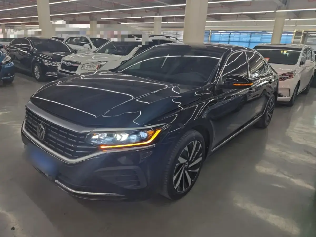 2024 Volkswagen Passat 2.0T 220HP L4 7DCT