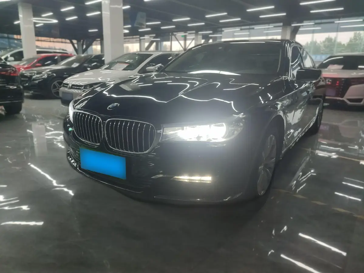 2017 BMW 7 Series 2.0T 258HP L4 8AT