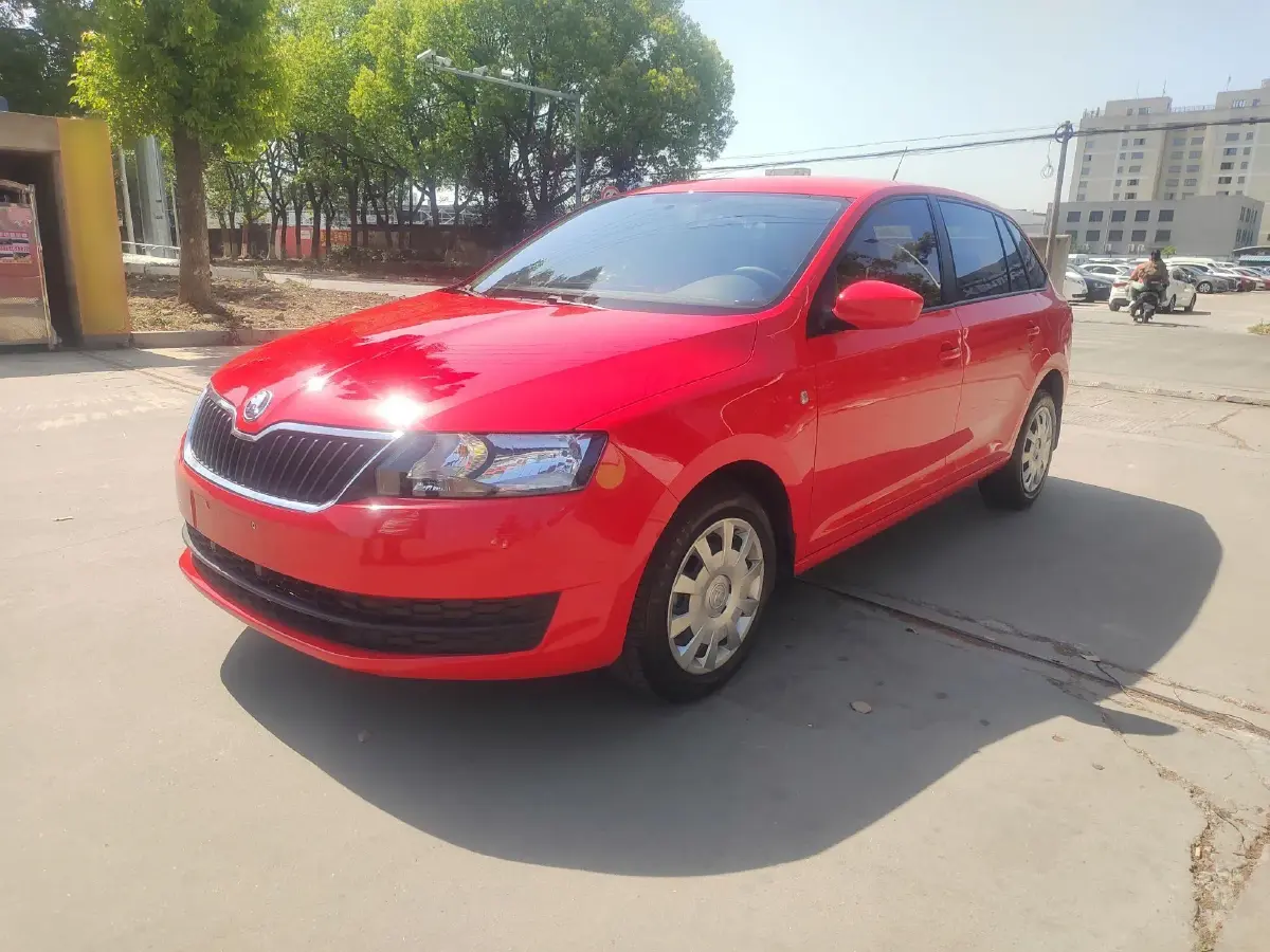 2016 Skoda Rapid Spaceback 1.4L 90HP L4 5MT