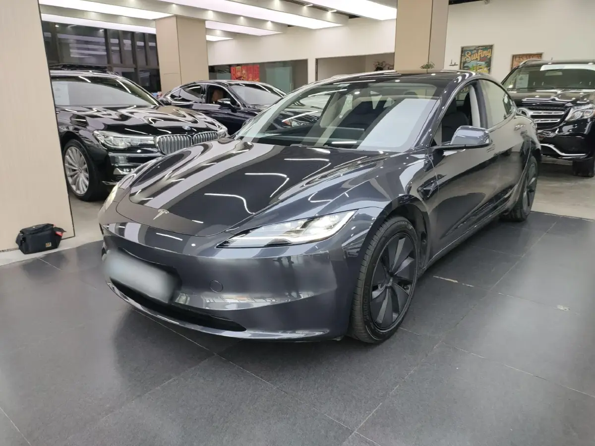 2025 Tesla Model 3 BEV 62.5KWH