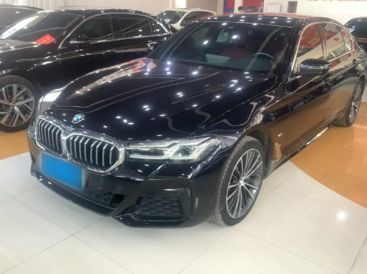2022 BMW 5 Series 2.0T 252HP L4 8AT