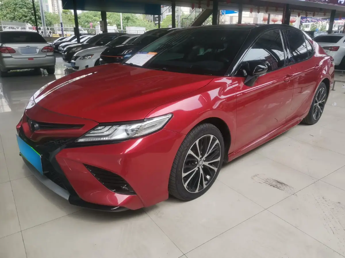 2018 Toyota Camry 2.5L 209HP L4 8AT