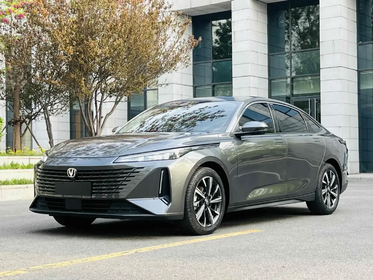 2023 ChangAn Lamore 1.5T 170HP L4 7DCT