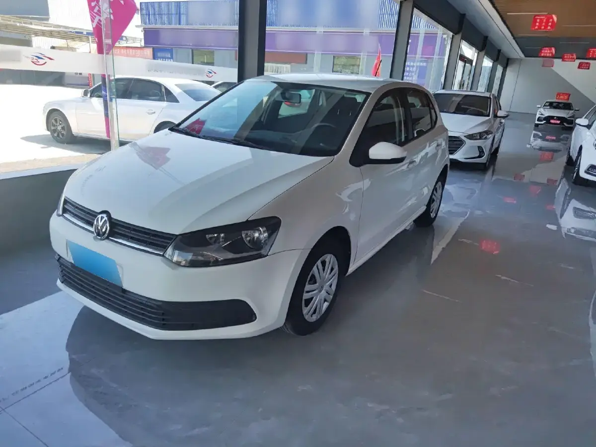 2016 Volkswagen Polo 1.4L 90HP L4 6AT
