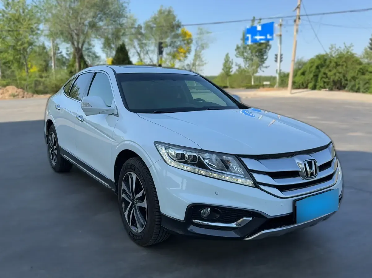 2016 Honda Crosstour 2.4L 197HP L4 5AT,autocango,china used car exporter,china ev exporter,chinese used car exporter,chinese used ev exporter