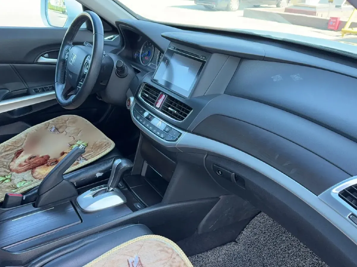 2016 Honda Crosstour 2.4L 197HP L4 5AT,autocango,china used car exporter,china ev exporter,chinese used car exporter,chinese used ev exporter