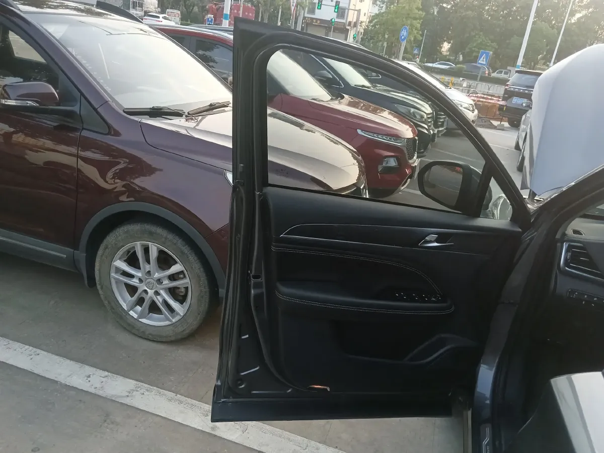 2020 GAC Trumpchi GS5 1.5T 169HP L4 6AT,autocango,china used car exporter,china ev exporter,chinese used car exporter,chinese used ev exporter