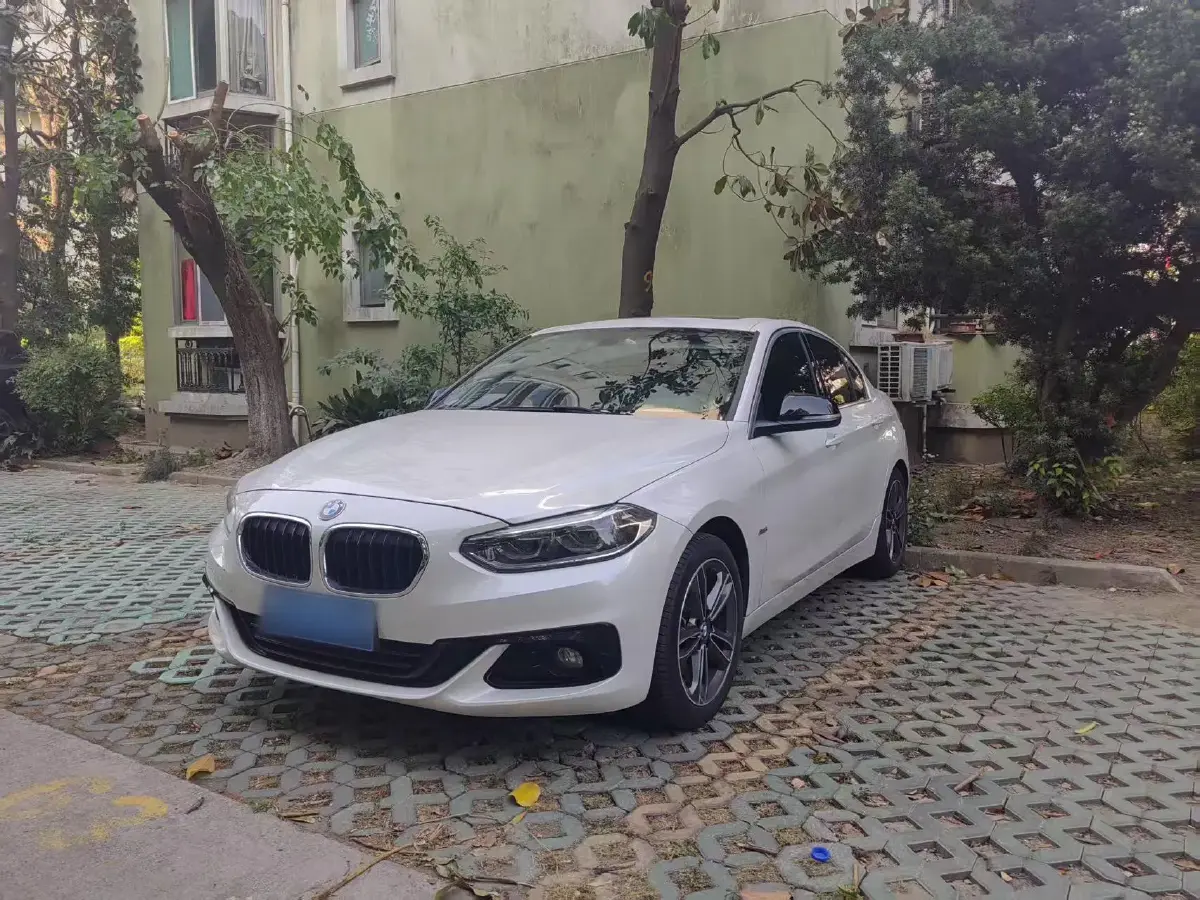 2017 BMW 1 Series 1.5T 136HP L3 6AT