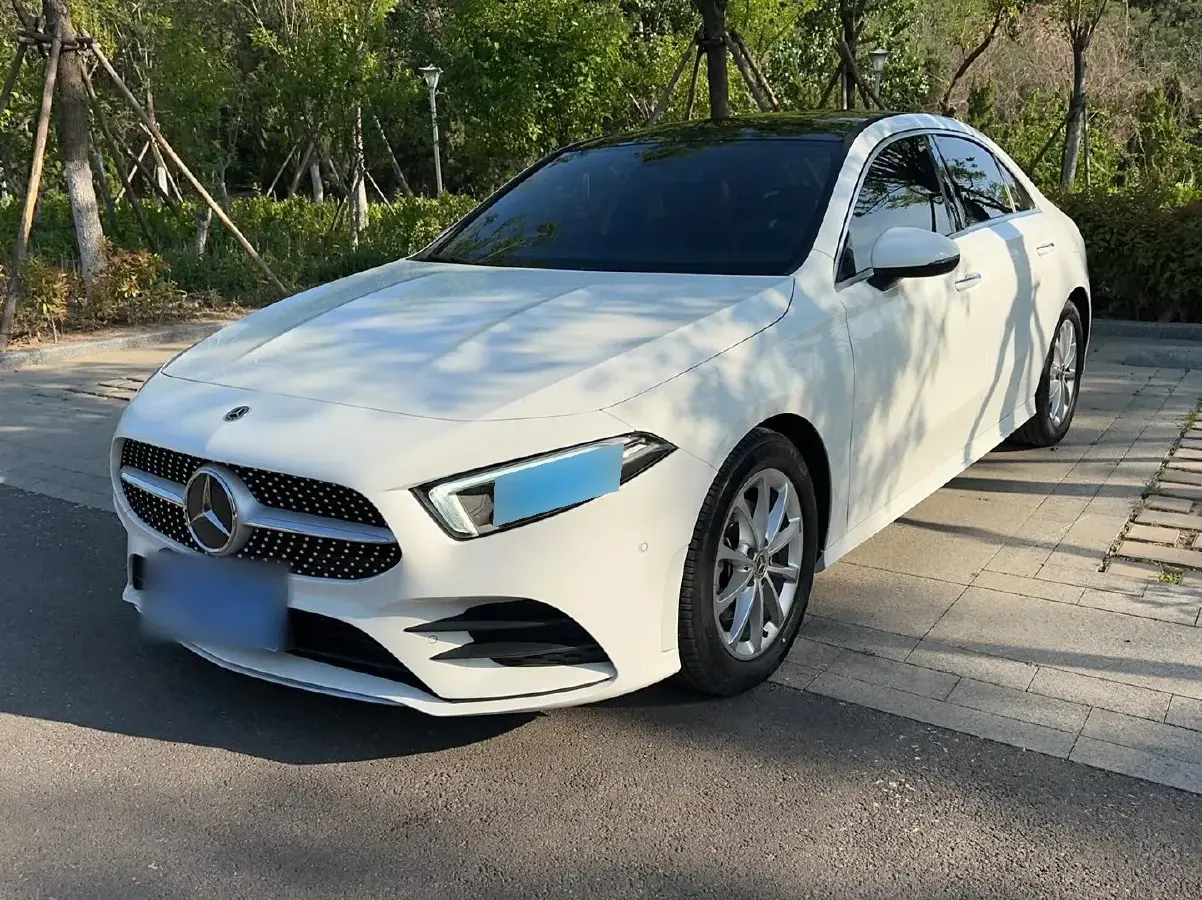 2021 Mercedes-Benz A Class 1.3T 163HP L4 7DCT