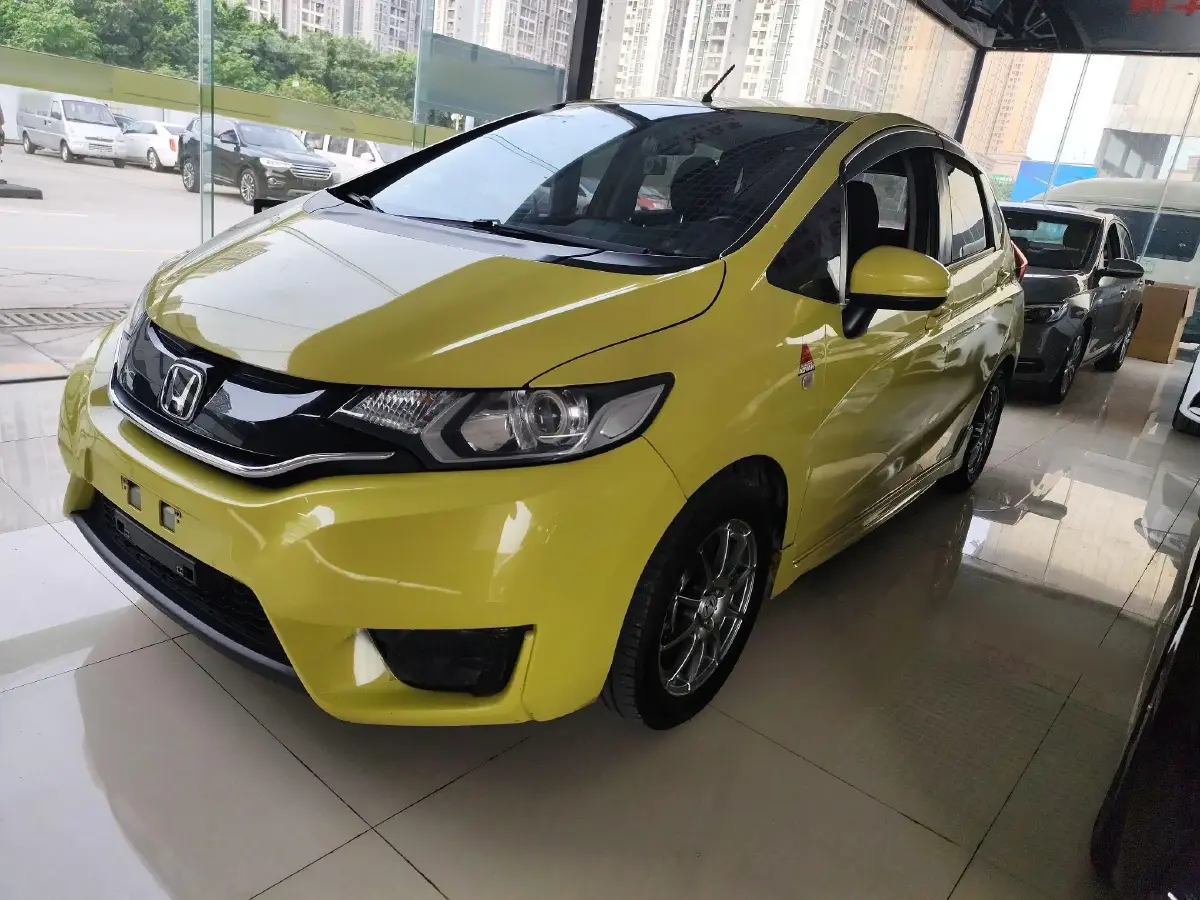 2014 Honda Fit 1.5L 131HP L4 CVT