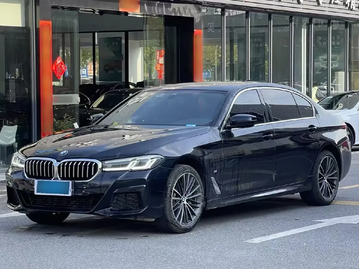 2023 BMW 5 Series 2.0T 245HP L4 8AT