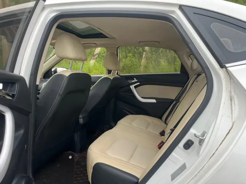 2015 ChangAn Alsvin V7 1.6L 124HP L4 5MT,autocango,china used car exporter,china ev exporter,chinese used car exporter,chinese used ev exporter