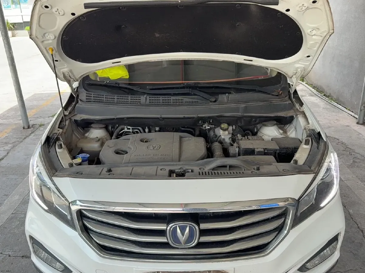 2017 ChangAn Linmax 1.6L 125HP L4 5MT,autocango,china used car exporter,china ev exporter,chinese used car exporter,chinese used ev exporter