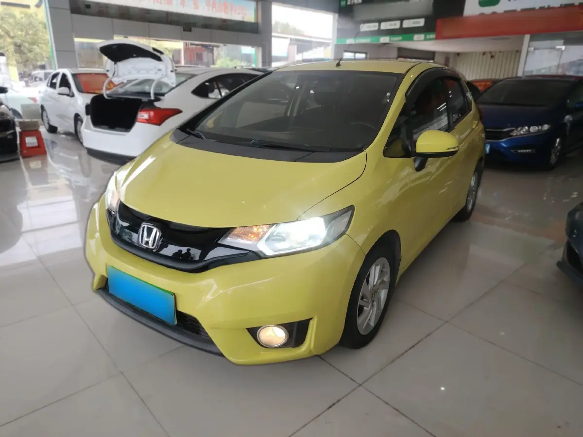 2014 Honda Fit 1.5L 131HP L4 CVT