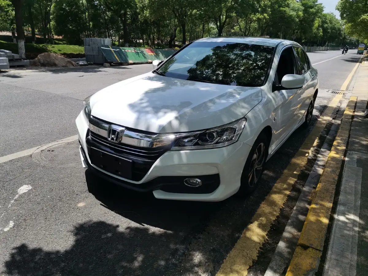 2016 Honda Accord 2.0L 155HP L4 CVT